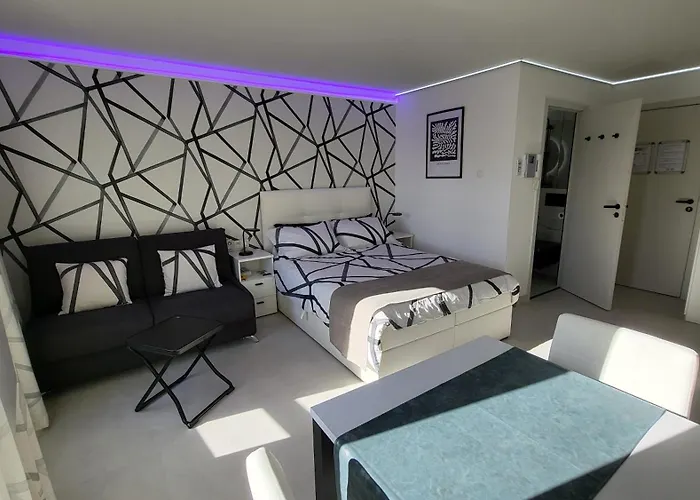 The * オステンド